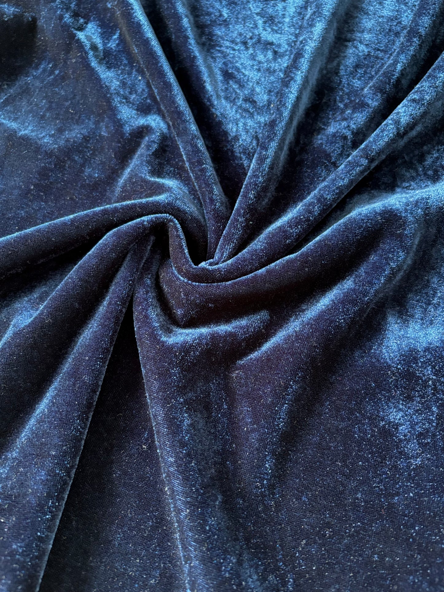 ネイビー×ホワイトフラワー刺繍ベロアトップス