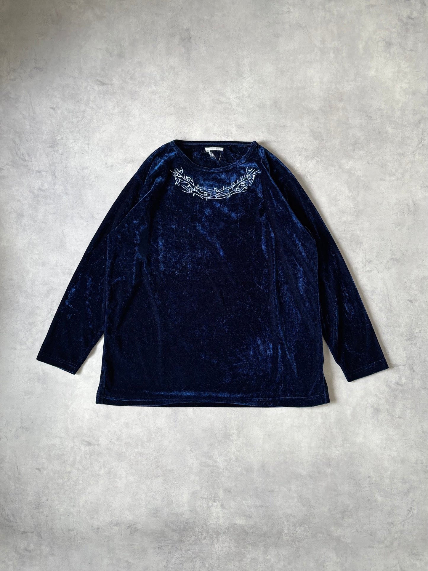 ネイビー×ホワイトフラワー刺繍ベロアトップス