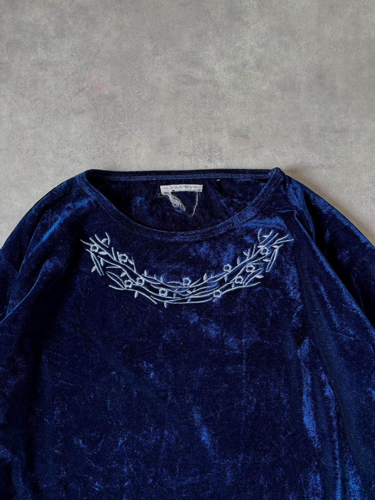 ネイビー×ホワイトフラワー刺繍ベロアトップス