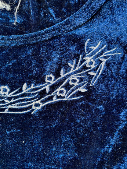 ネイビー×ホワイトフラワー刺繍ベロアトップス