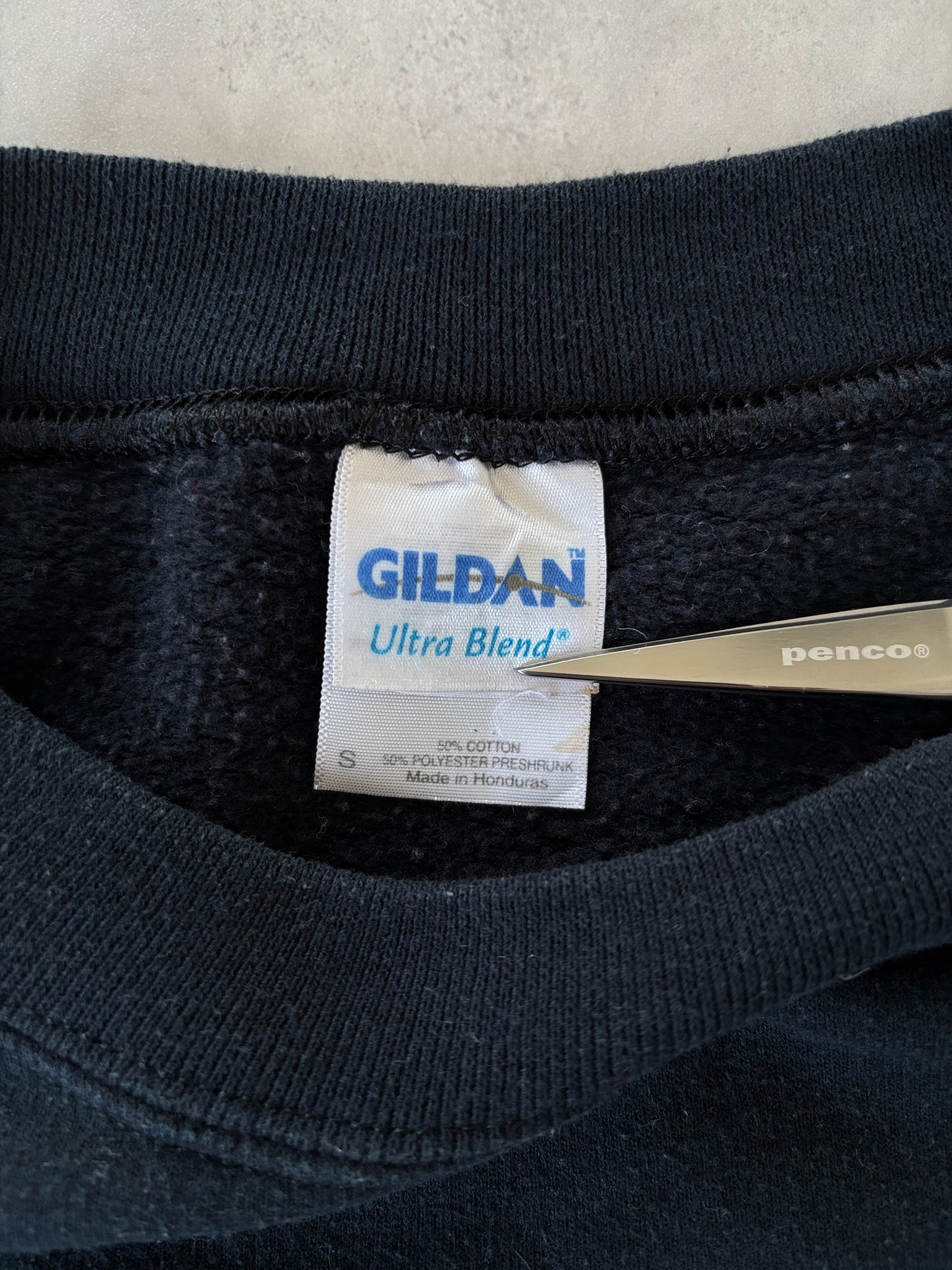 GILDAN ULTRA BLEND カレッジロゴスウェット