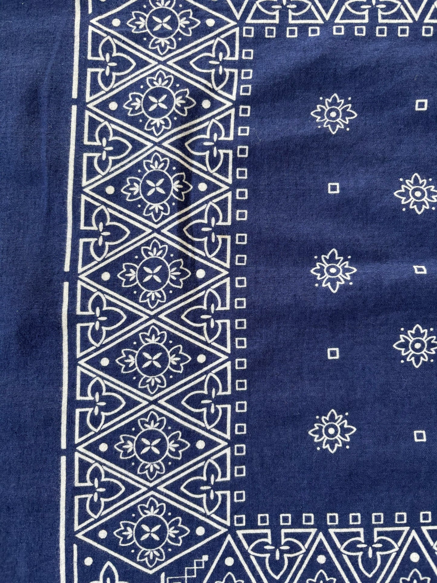 コットン100％ バンダナ（ネイビー）