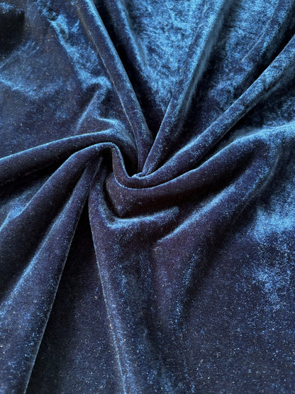 ネイビー×ホワイトフラワー刺繍ベロアトップス